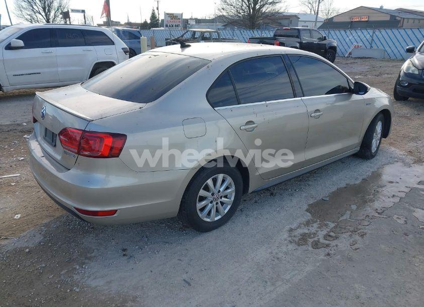 Photo 4 of 2013 Volkswagen Jetta HYBRID SE (VIN 3VW637AJXDM245051)