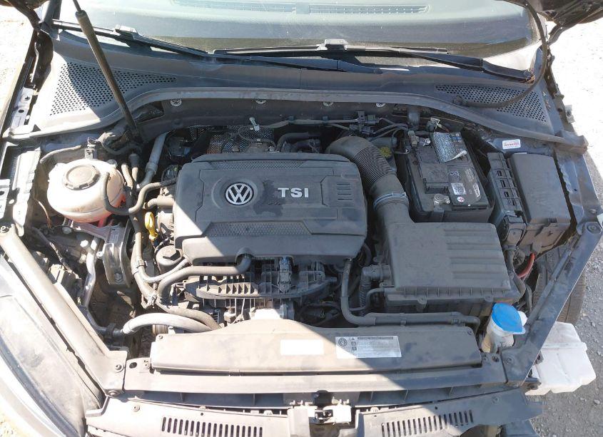 Photo 10 of 2019 Volkswagen Golf GTI 2.0T AUTOBAHN/2.0T RABBIT EDITION/2.0T S/2.0T SE (VIN 3VW6T7AU3KM001071)