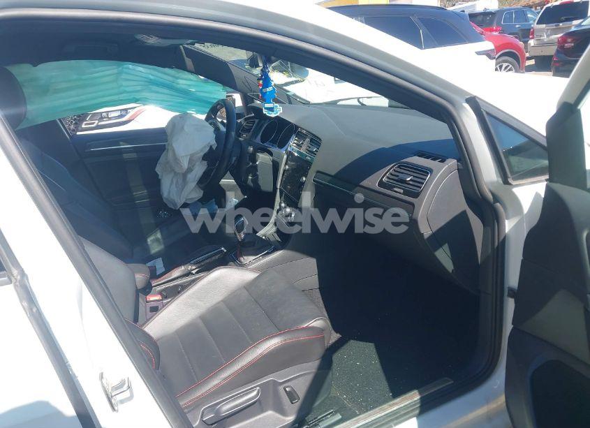 Photo 5 of 2019 Volkswagen Golf GTI 2.0T AUTOBAHN/2.0T RABBIT EDITION/2.0T S/2.0T SE (VIN 3VW6T7AU3KM001751)