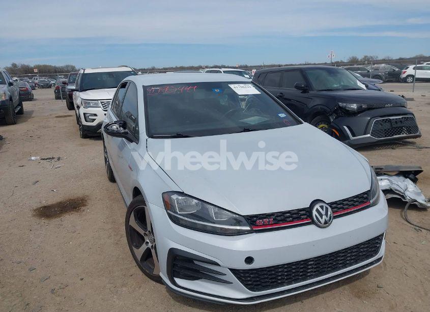 2019 Volkswagen Golf GTI 2.0T AUTOBAHN/2.0T RABBIT EDITION/2.0T S/2.0T SE (VIN 3VW6T7AU5KM020317) main photo