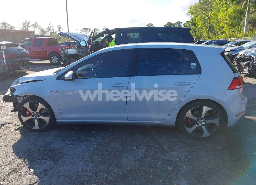 Photo 14 of 2019 Volkswagen Golf GTI 2.0T AUTOBAHN/2.0T RABBIT EDITION/2.0T S/2.0T SE (VIN 3VW6T7AU5KM026974)
