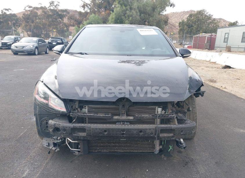 Photo 13 of 2019 Volkswagen Golf GTI 2.0T AUTOBAHN/2.0T RABBIT EDITION/2.0T S/2.0T SE (VIN 3VW6T7AU5KM033892)