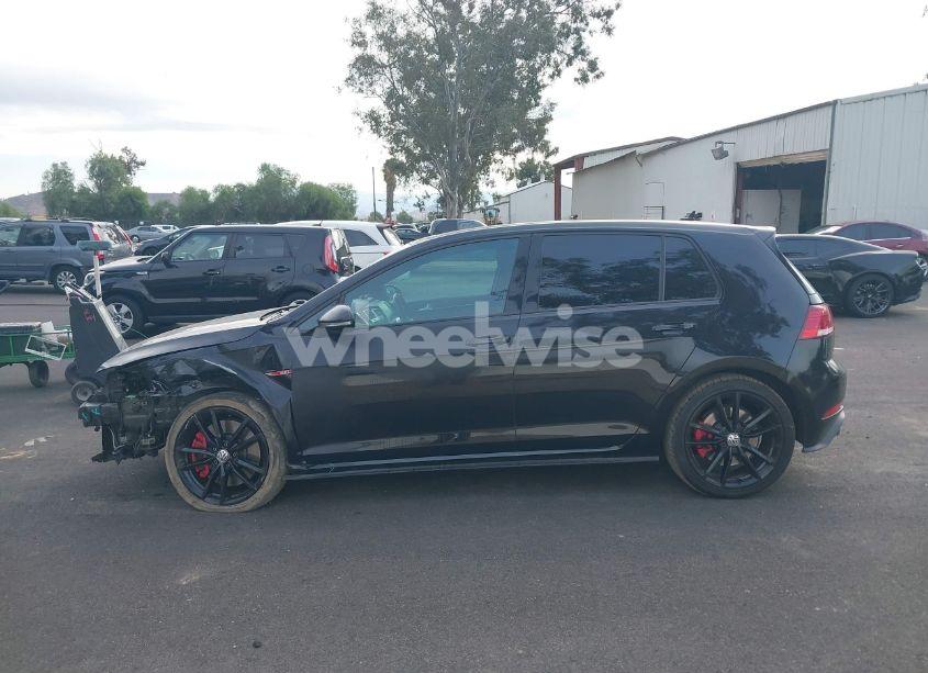 Photo 15 of 2019 Volkswagen Golf GTI 2.0T AUTOBAHN/2.0T RABBIT EDITION/2.0T S/2.0T SE (VIN 3VW6T7AU5KM033892)