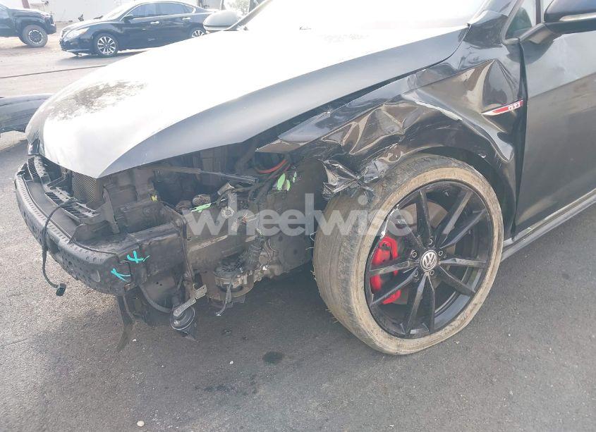 Photo 6 of 2019 Volkswagen Golf GTI 2.0T AUTOBAHN/2.0T RABBIT EDITION/2.0T S/2.0T SE (VIN 3VW6T7AU5KM033892)