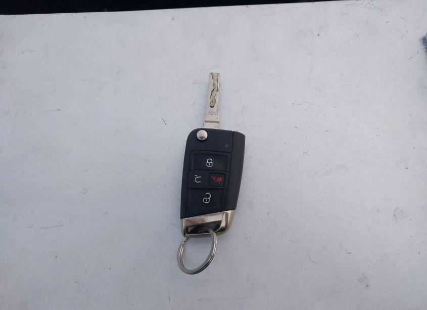 Photo 11 of 2019 Volkswagen Golf GTI 2.0T AUTOBAHN/2.0T RABBIT EDITION/2.0T S/2.0T SE (VIN 3VW6T7AU5KM035805)