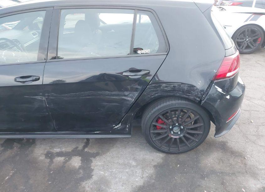 Photo 6 of 2019 Volkswagen Golf GTI 2.0T AUTOBAHN/2.0T RABBIT EDITION/2.0T S/2.0T SE (VIN 3VW6T7AU5KM035805)