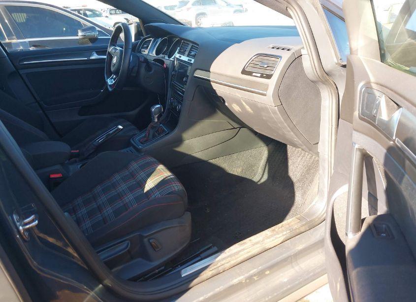 Photo 5 of 2019 Volkswagen Golf GTI 2.0T AUTOBAHN/2.0T RABBIT EDITION/2.0T S/2.0T SE (VIN 3VW6T7AU6KM006345)