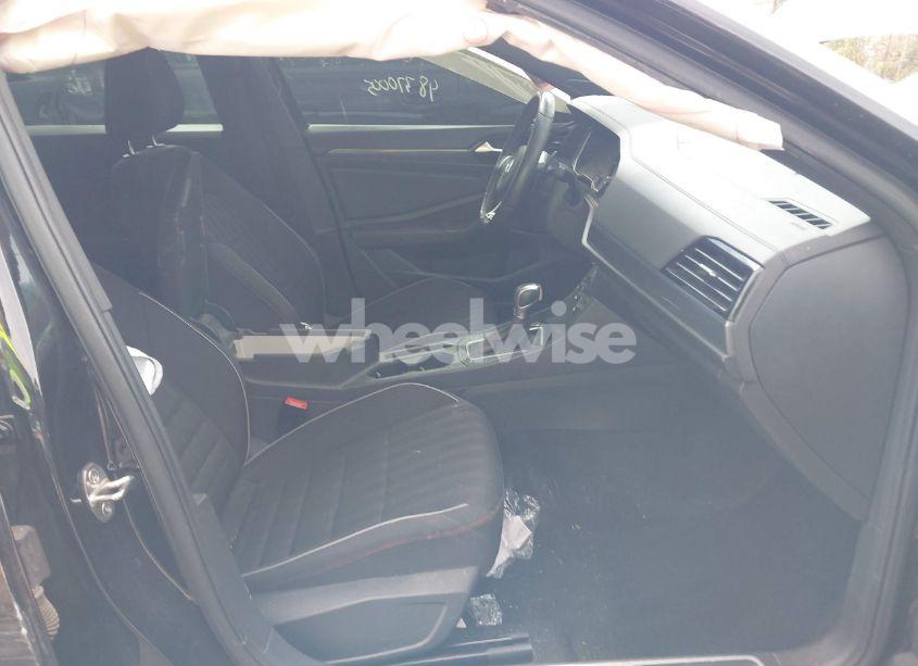 Photo 5 of 2019 Volkswagen Jetta GLI 2.0T 35TH ANNIVERSARY EDITION/2.0T AUTOBAHN/2.0T S (VIN 3VW6T7BU7KM259821)