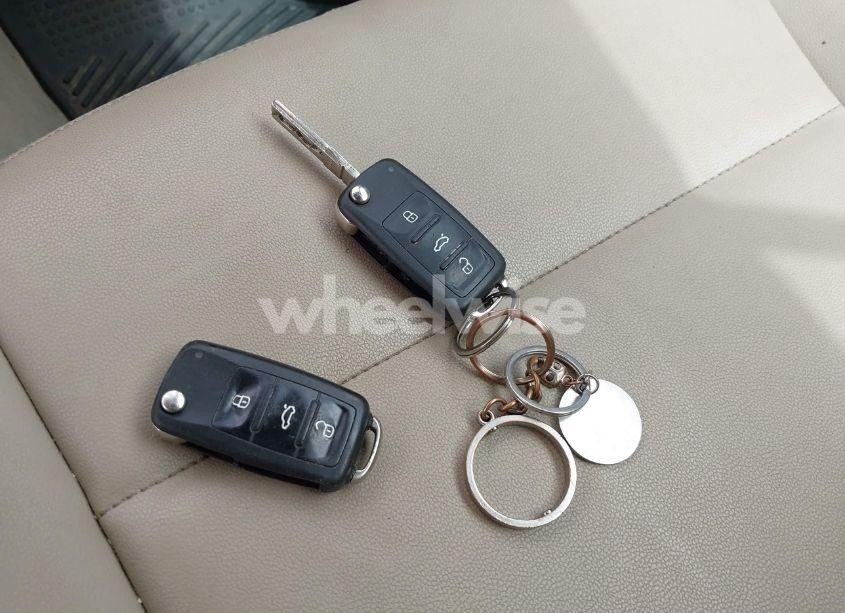 Photo 11 of 2013 Volkswagen Beetle 2.0T (VIN 3VW767AT1DM814267)