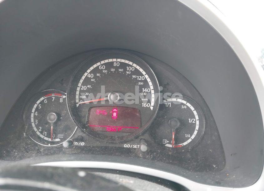 Photo 7 of 2013 Volkswagen Beetle 2.0T (VIN 3VW767AT1DM814267)