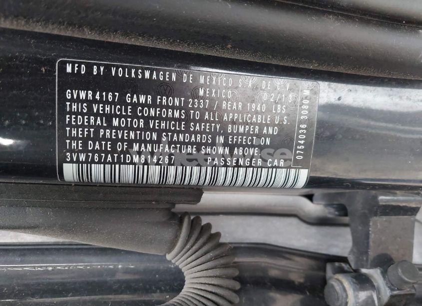 Photo 9 of 2013 Volkswagen Beetle 2.0T (VIN 3VW767AT1DM814267)