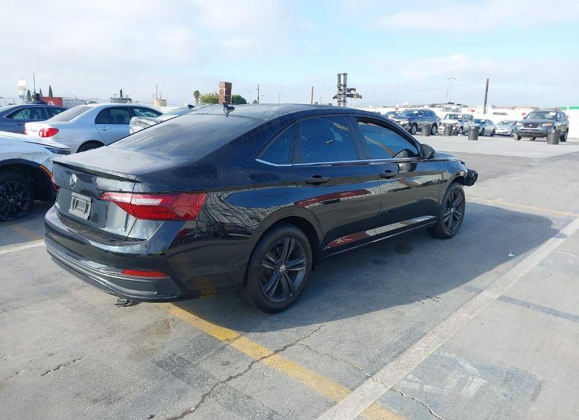 Photo 4 of 2022 Volkswagen Jetta 1.5T SE (VIN 3VW7M7BU0NM019791)