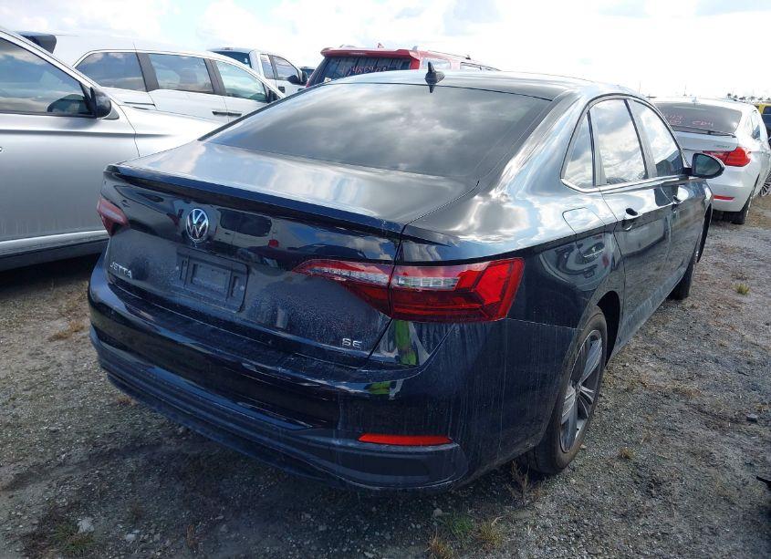 Photo 4 of 2024 Volkswagen Jetta 1.5T SE (VIN 3VW7M7BU0RM022583)