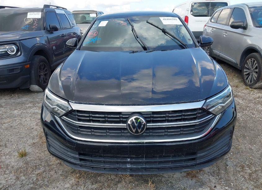 Photo 6 of 2024 Volkswagen Jetta 1.5T SE (VIN 3VW7M7BU0RM022583)