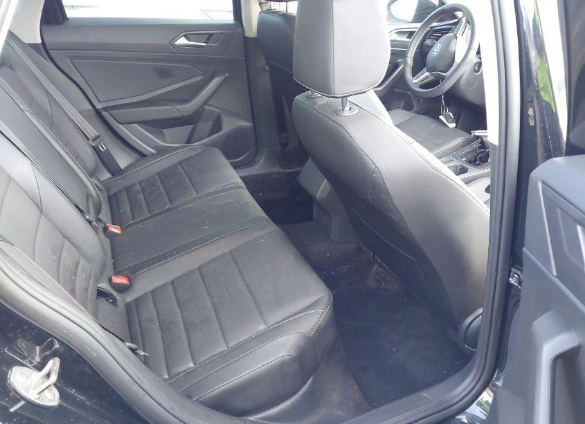 Photo 8 of 2024 Volkswagen Jetta 1.5T SE (VIN 3VW7M7BU0RM022583)