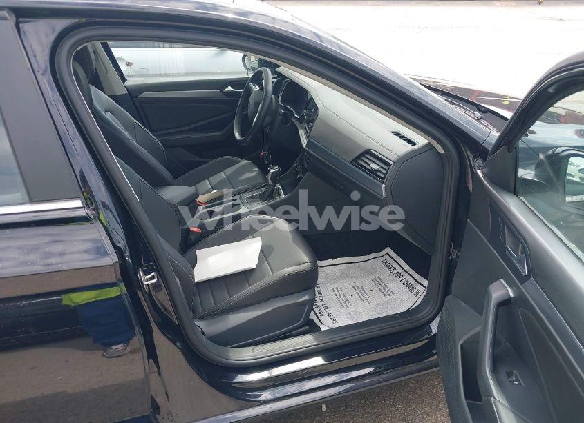 Photo 5 of 2024 Volkswagen Jetta 1.5T SE (VIN 3VW7M7BU0RM059133)