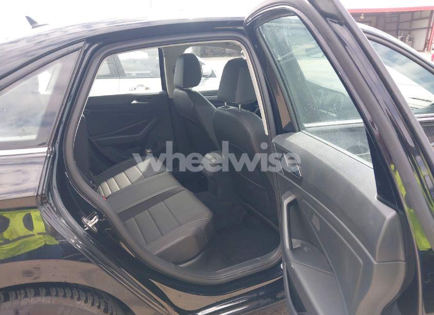 Photo 8 of 2024 Volkswagen Jetta 1.5T SE (VIN 3VW7M7BU0RM059133)