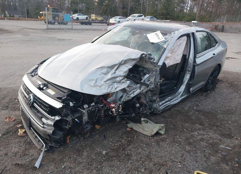 Photo 2 of 2024 Volkswagen Jetta 1.5T SE (VIN 3VW7M7BU0RM067393)