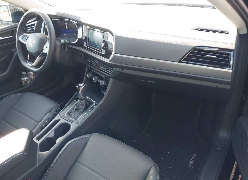 Photo 5 of 2024 Volkswagen Jetta 1.5T SE (VIN 3VW7M7BU0RM089295)