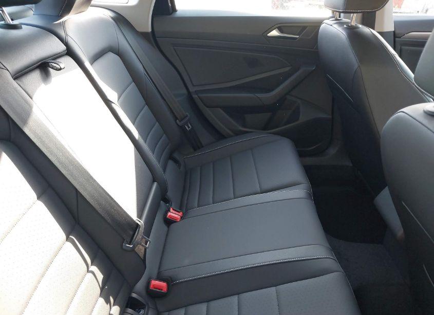 Photo 8 of 2024 Volkswagen Jetta 1.5T SE (VIN 3VW7M7BU0RM089295)