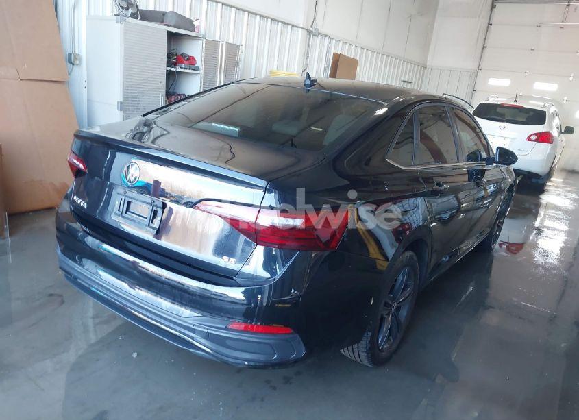 Photo 4 of 2022 Volkswagen Jetta 1.5T SE (VIN 3VW7M7BU1NM014468)