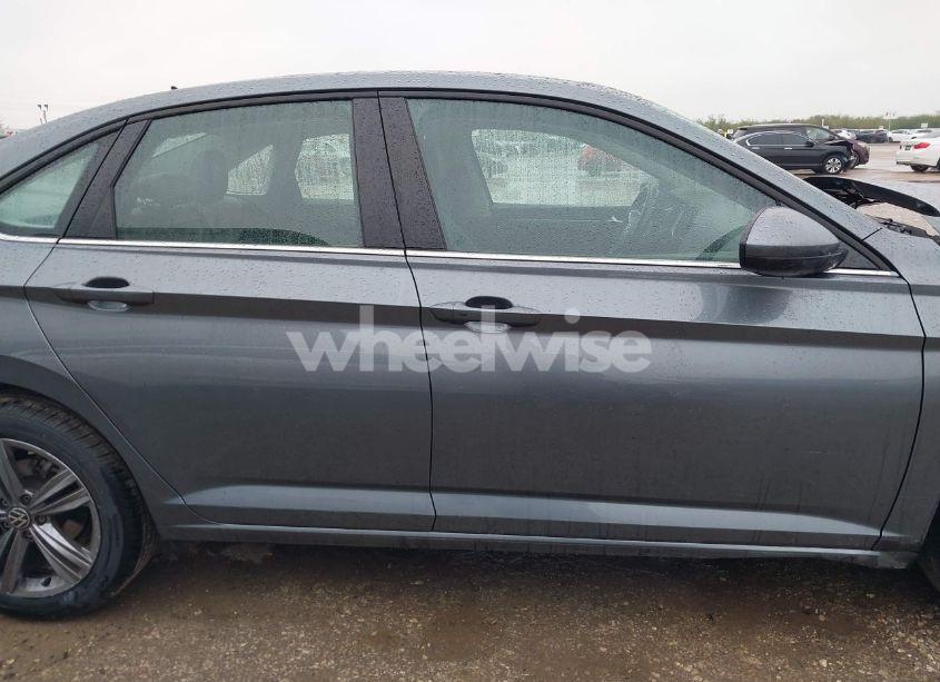 Photo 14 of 2022 Volkswagen Jetta 1.5T SE (VIN 3VW7M7BU1NM030217)