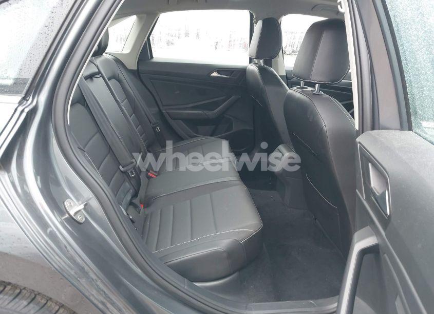 Photo 8 of 2022 Volkswagen Jetta 1.5T SE (VIN 3VW7M7BU1NM030217)