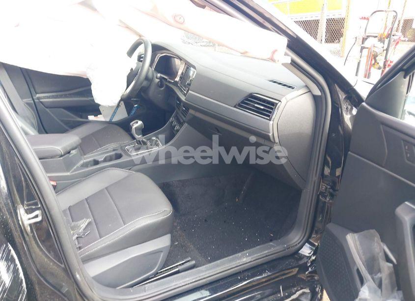 Photo 5 of 2023 Volkswagen Jetta 1.5T SE (VIN 3VW7M7BU1PM039129)