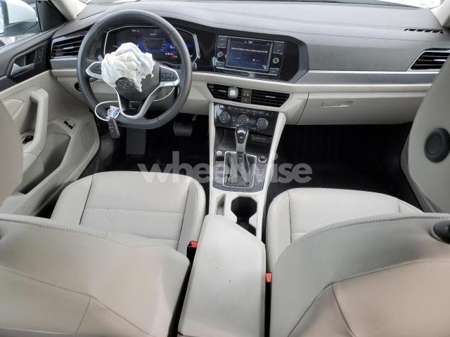 Photo 6 of 2024 VOLKSWAGEN JETTA SE (VIN 3VW7M7BU1RM026979)