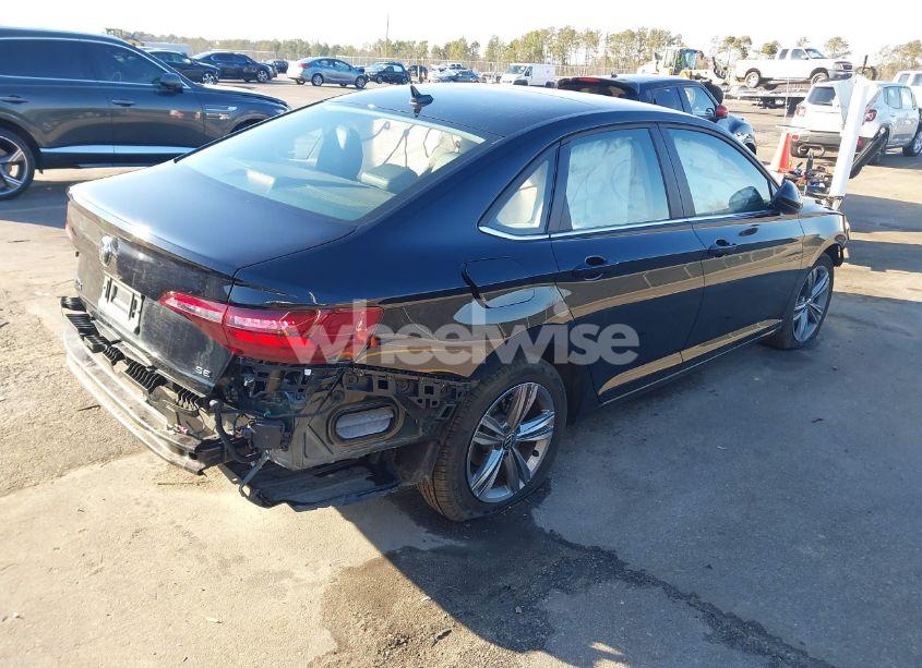 Photo 4 of 2024 Volkswagen Jetta 1.5T SE (VIN 3VW7M7BU1RM060839)