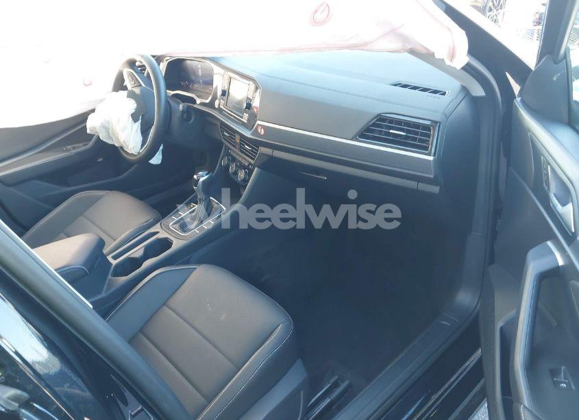 Photo 5 of 2024 Volkswagen Jetta 1.5T SE (VIN 3VW7M7BU1RM060839)