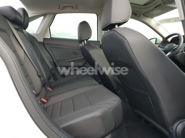 Photo 8 of 2024 VOLKSWAGEN JETTA SE (VIN 3VW7M7BU1RM090021)