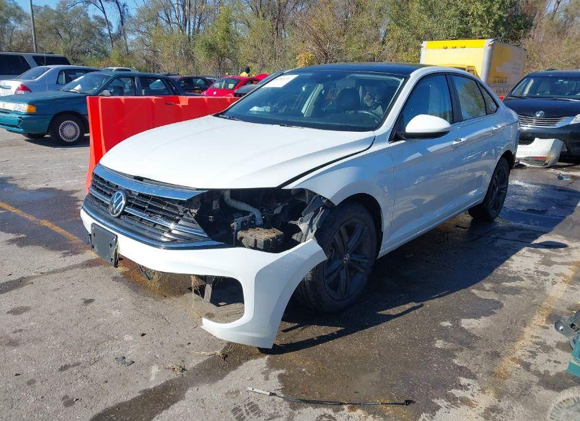 Photo 2 of 2022 Volkswagen Jetta 1.5T SE (VIN 3VW7M7BU2NM006850)