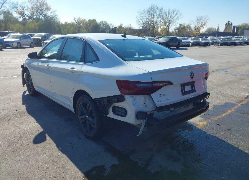 Photo 3 of 2022 Volkswagen Jetta 1.5T SE (VIN 3VW7M7BU2NM006850)