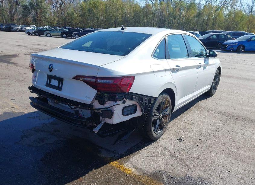 Photo 4 of 2022 Volkswagen Jetta 1.5T SE (VIN 3VW7M7BU2NM006850)