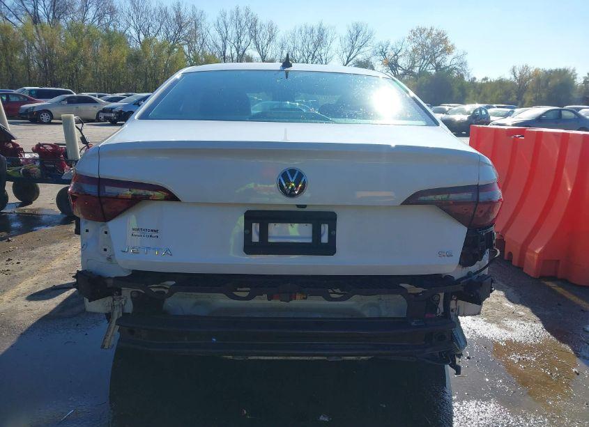 Photo 6 of 2022 Volkswagen Jetta 1.5T SE (VIN 3VW7M7BU2NM006850)