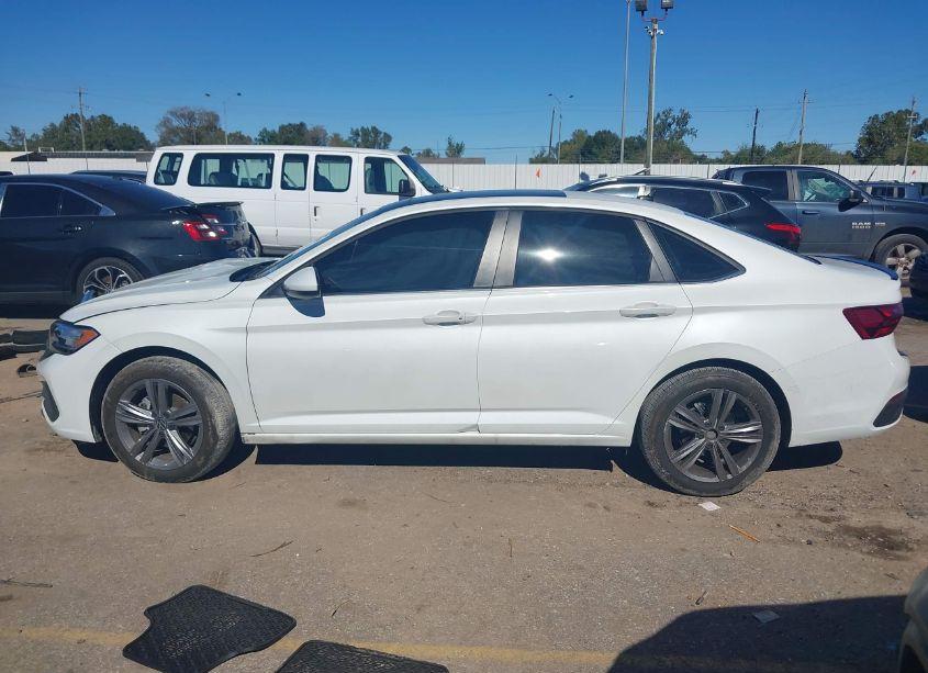 Photo 14 of 2023 Volkswagen Jetta 1.5T SE (VIN 3VW7M7BU2PM036384)