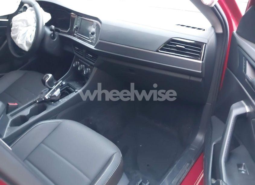 Photo 5 of 2024 Volkswagen Jetta 1.5T SE (VIN 3VW7M7BU3RM070644)