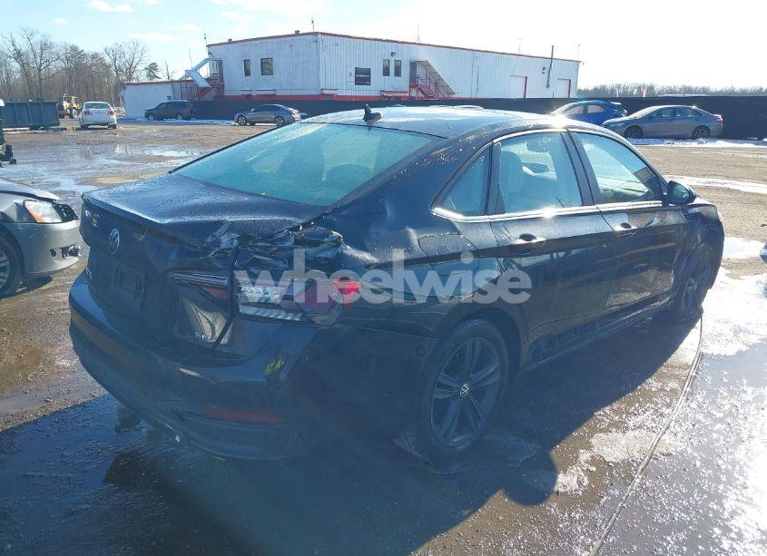 Photo 4 of 2022 Volkswagen Jetta 1.5T SE (VIN 3VW7M7BU4NM023424)