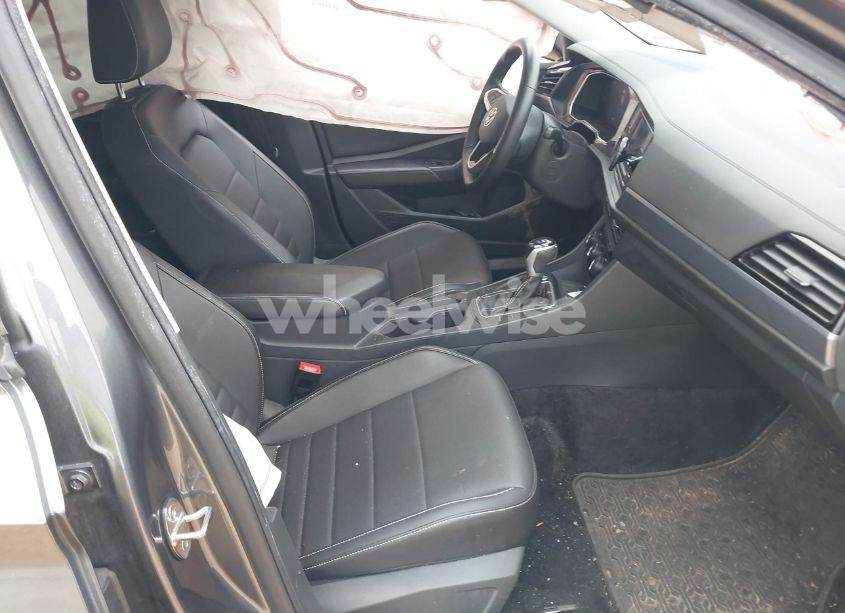 Photo 5 of 2023 Volkswagen Jetta 1.5T SE (VIN 3VW7M7BU4PM015388)