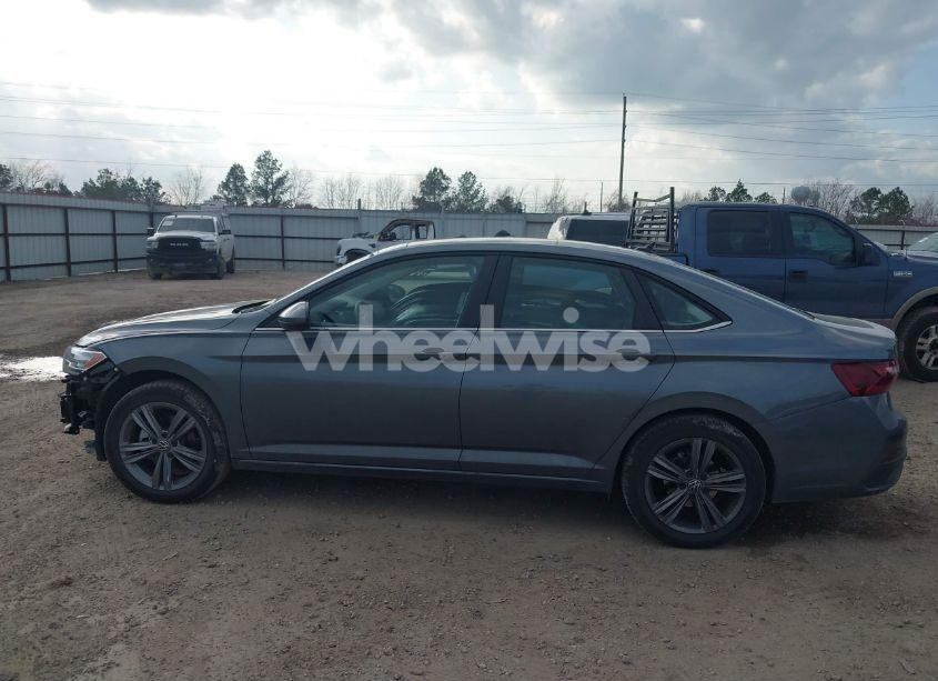 Photo 15 of 2024 Volkswagen Jetta 1.5T SE (VIN 3VW7M7BU4RM073049)