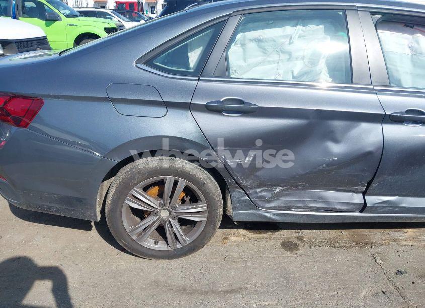 Photo 6 of 2024 Volkswagen Jetta 1.5T SE (VIN 3VW7M7BU5RM023339)