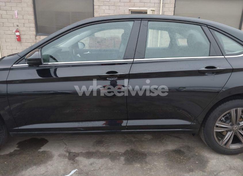 Photo 15 of 2024 Volkswagen Jetta 1.5T SE (VIN 3VW7M7BU5RM100937)