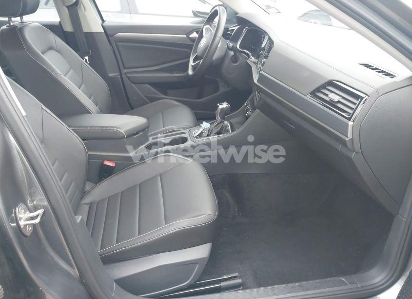 Photo 5 of 2024 Volkswagen Jetta 1.5T SE (VIN 3VW7M7BU6RM040165)