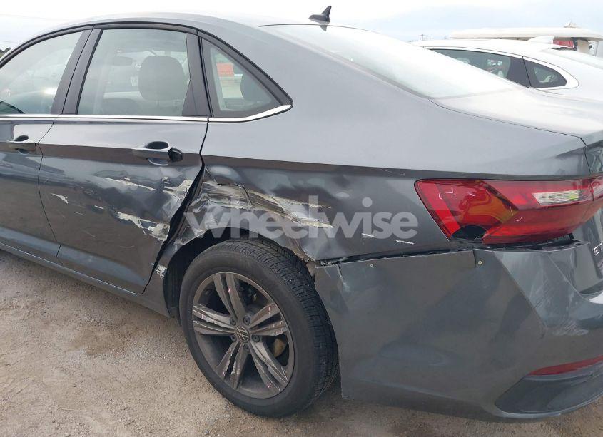 Photo 6 of 2024 Volkswagen Jetta 1.5T SE (VIN 3VW7M7BU6RM040165)