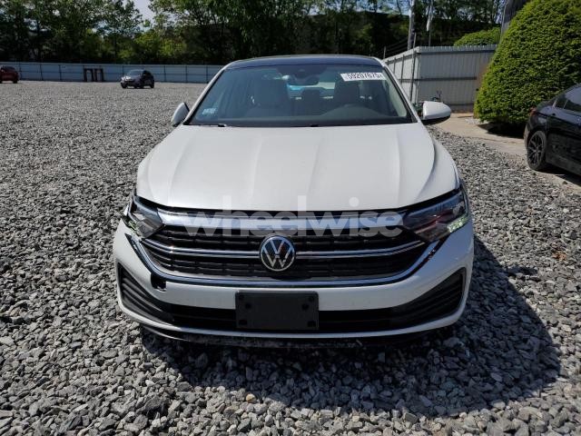 Photo 2 of 2024 VOLKSWAGEN JETTA SE (VIN 3VW7M7BU6RM066815)