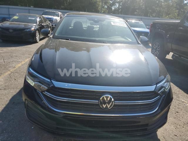 Photo 3 of 2024 VOLKSWAGEN JETTA SE (VIN 3VW7M7BU8RM001688)
