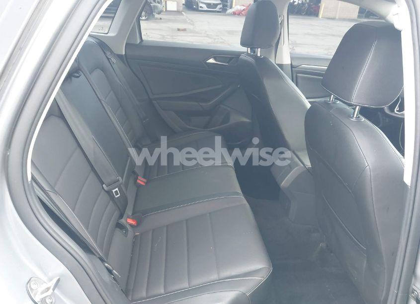 Photo 8 of 2024 Volkswagen Jetta 1.5T SE (VIN 3VW7M7BU8RM019513)