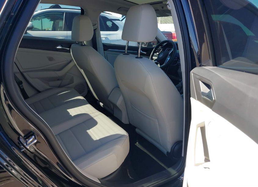 Photo 8 of 2024 Volkswagen Jetta 1.5T SE (VIN 3VW7M7BU8RM032794)