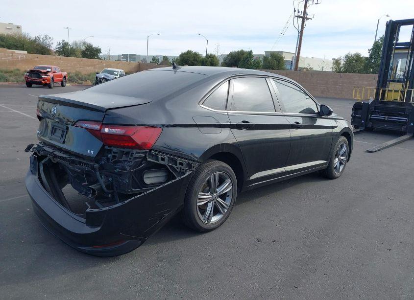 Photo 4 of 2022 Volkswagen Jetta 1.5T SE (VIN 3VW7M7BU9NM023273)